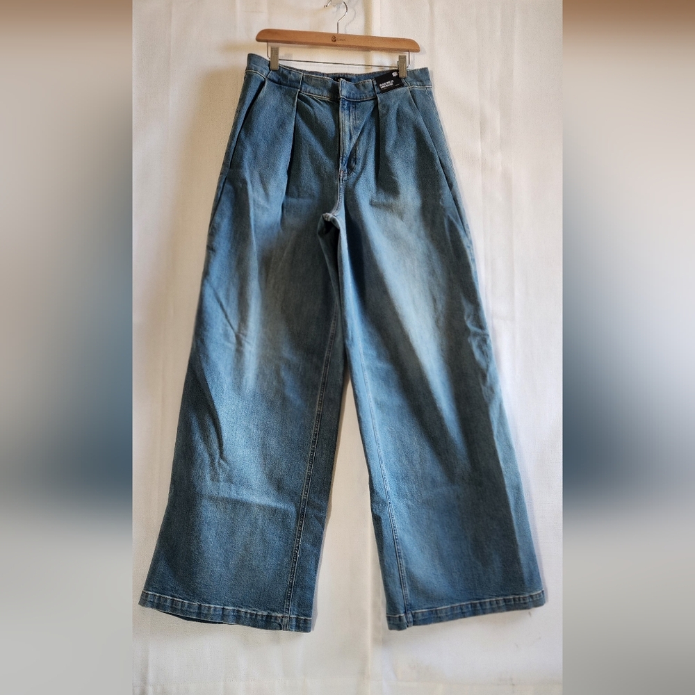 NWT Express Super High Rise Relaxed Wide Leg Jeans Size 10R